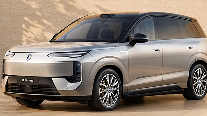 Denza N8 Electric SUV Unveils Over 1,000 km Range with Fast Charging