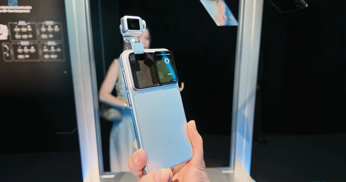 Honor Robot Phone with integrated titanium mechanical gimbal for advanced video stabilization