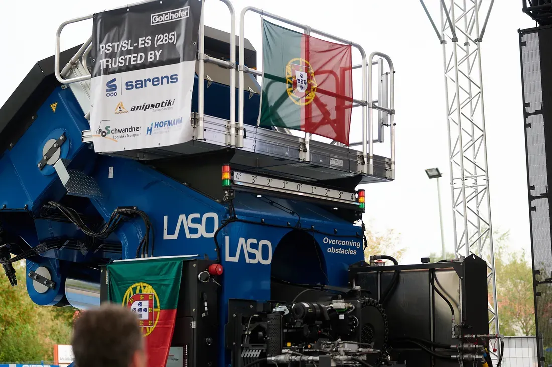 Goldhofer PST/SL-ES 285 heavy transporter detailed view
