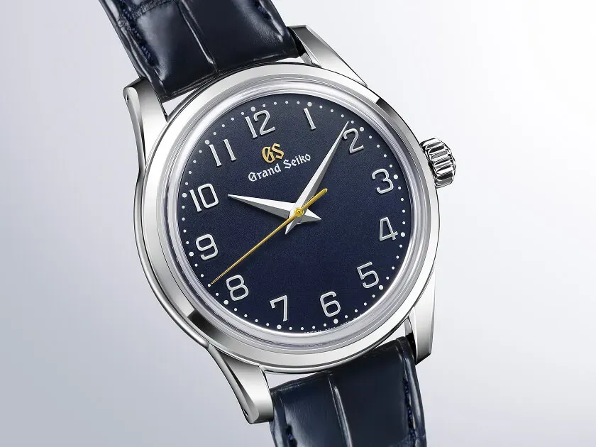 sbgw325 dial Grand Seiko Reimagines a 2001 Icon With the Deep Navy SBGW325