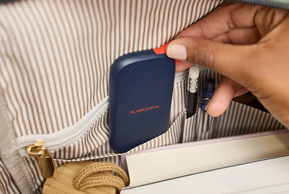 SanDisk E31 portable SSD - This Pocket-Sized SanDisk SSD Moves 1,000MB/s Without the Extra Bulk