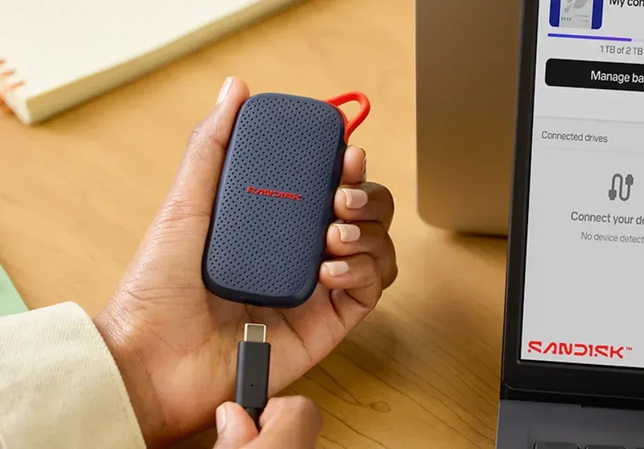 SanDisk E31 portable SSD - This Pocket-Sized SanDisk SSD Moves 1,000MB/s Without the Extra Bulk