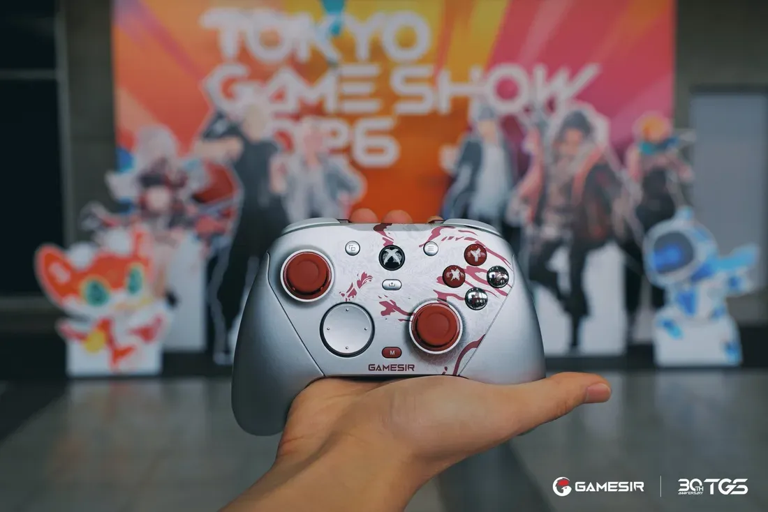 The GameSir G7 Pro Yakuza: Like a Dragon Edition is on display at Tokyo Game Show 2026. - This Yakuza-Themed Controller Is the Boldest Accessory at Tokyo Game Show