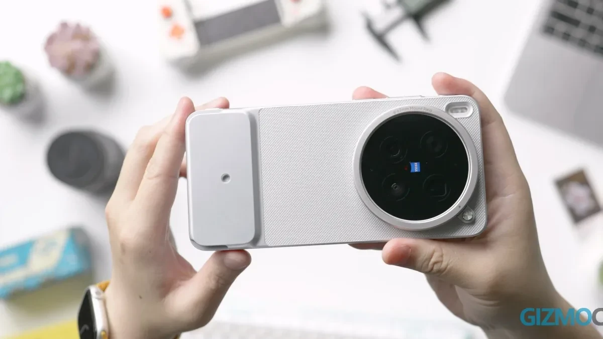 Top camera smartphones showcasing advanced multi-lens camera systems