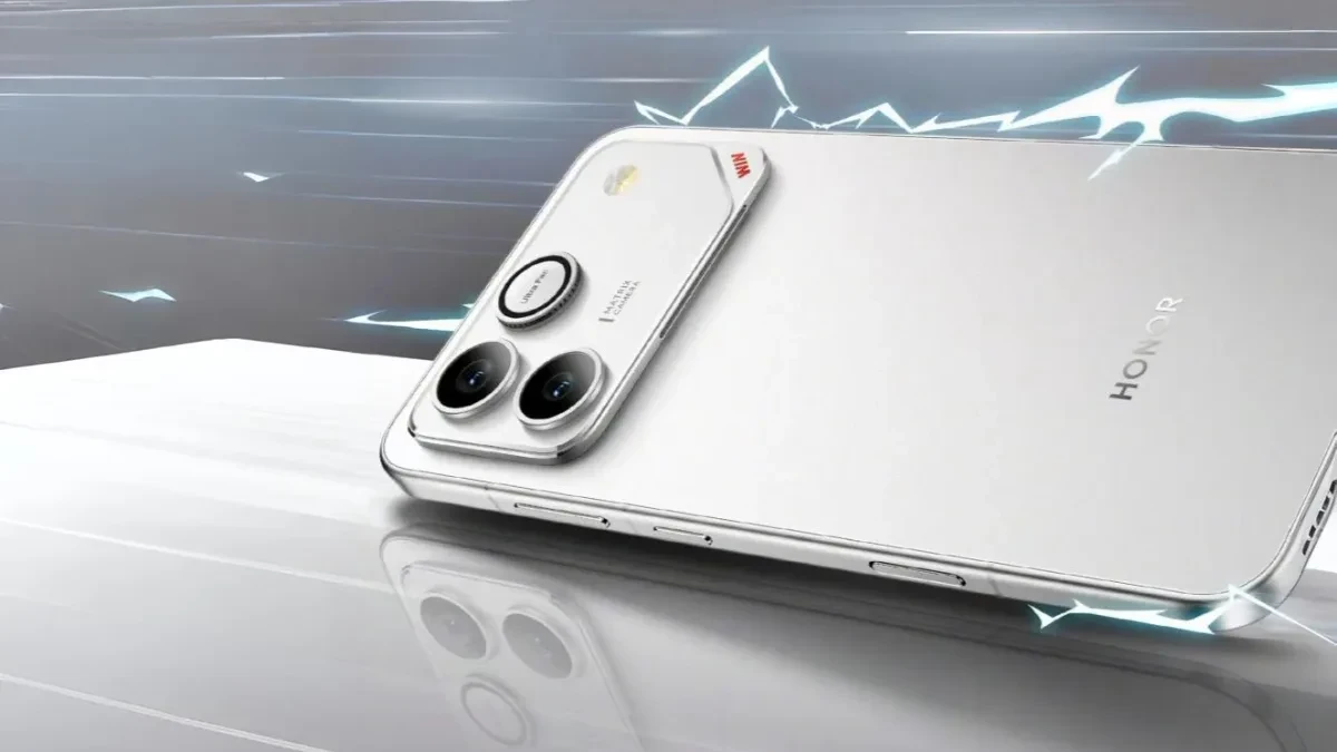 The Honor Win 2 and Win 2 RT smartphones shown during the 3C certification process