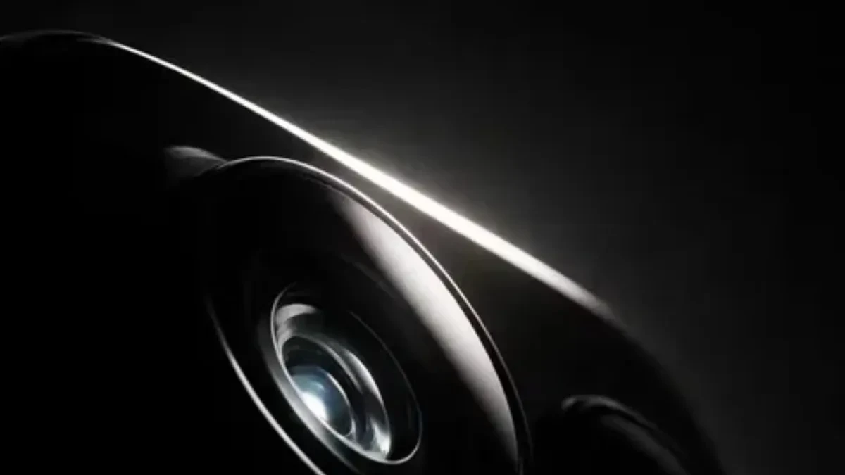 A close-up teaser graphic showing premium textures and the date September 22, 2026 for a new Motorola smartphone.