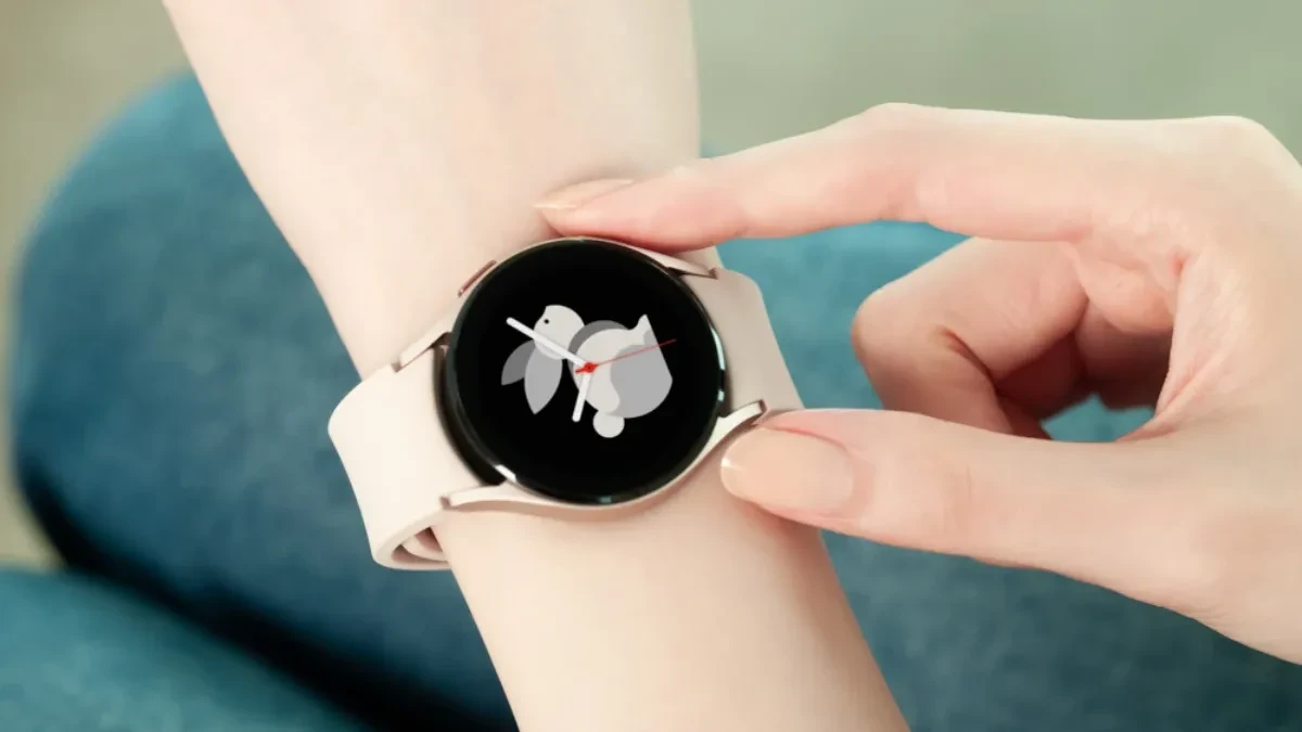 A close-up of the Samsung Galaxy Watch 4 and Watch 4 Classic displaying the watch face.