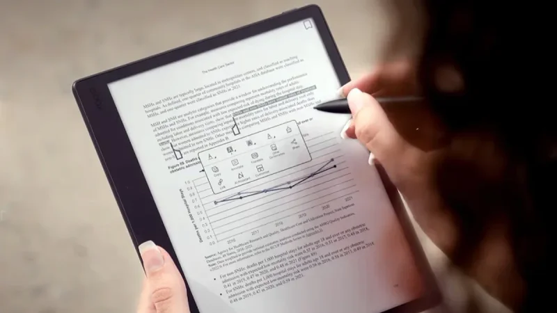This 8.5-inch Color E-Ink Tablet Finally Fits in One Hand