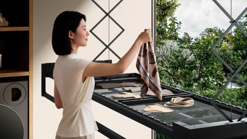 This Xiaomi Ceiling Dryer Holds 45kg of Laundry and Doubles as a Light