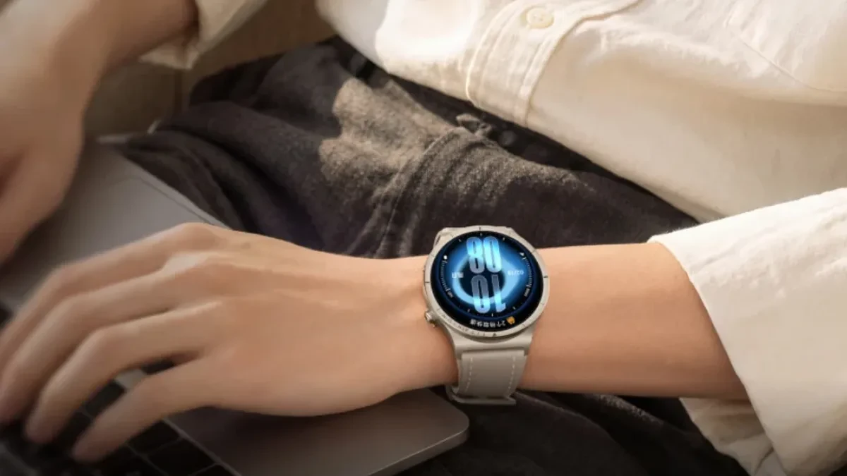Vivo Watch 6 smartwatch showing its AMOLED display and premium sapphire crystal design
