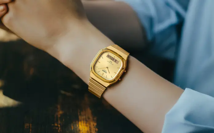 Casio W218HD-3AV digital watch with dark green dial (Photo: Casio)