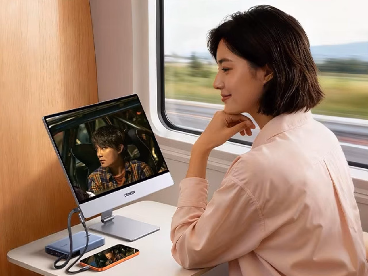 Ugreen AP16 slim metal unibody portable monitor