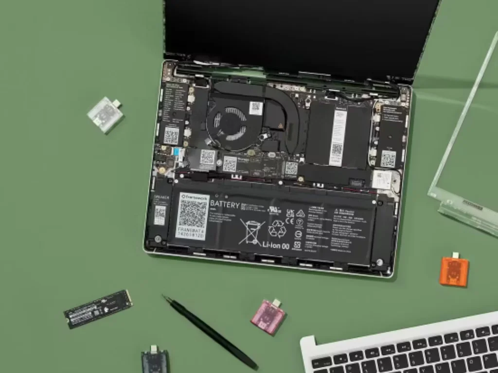 Framework laptop with DDR5 memory and NVMe SSD storage