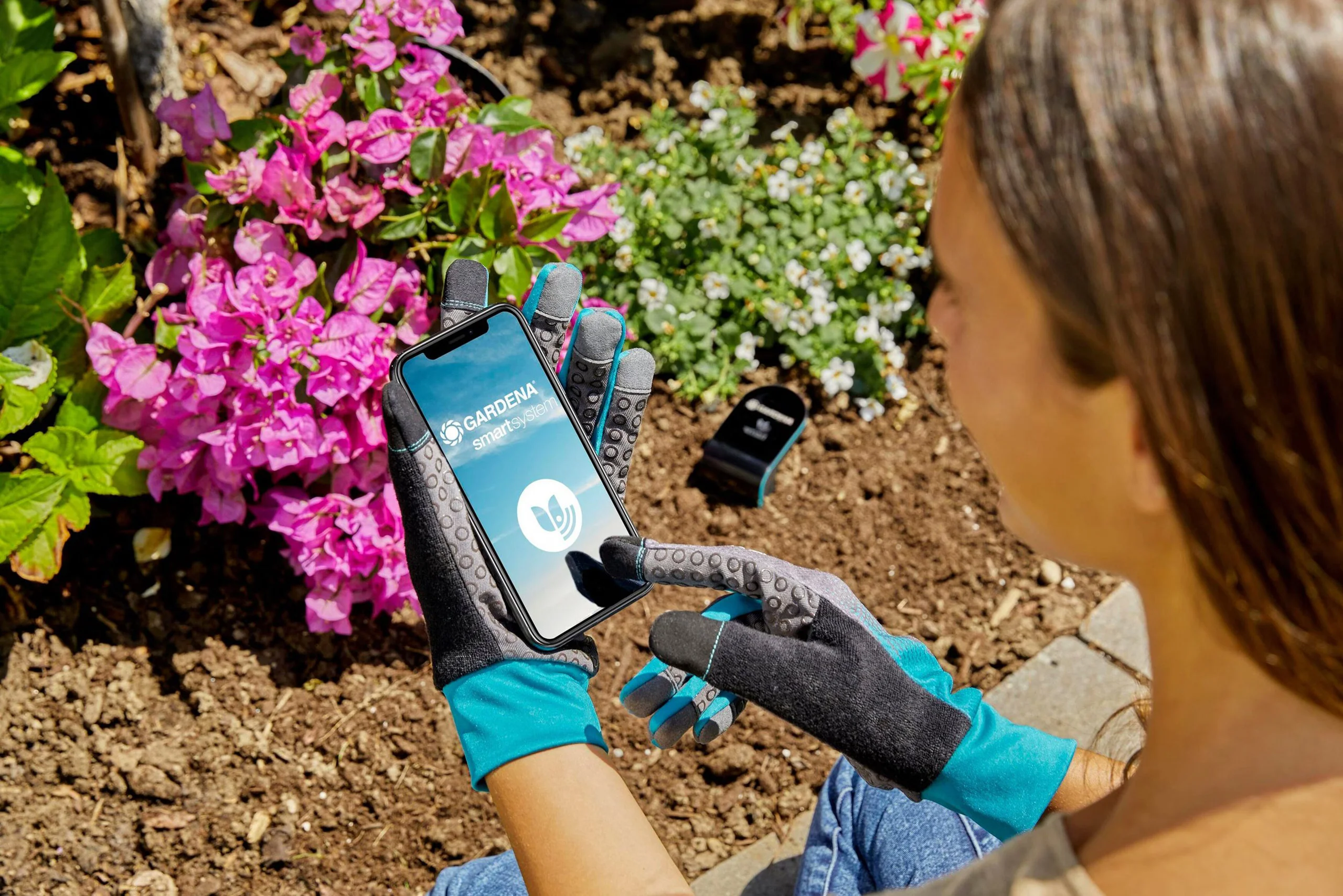 How Smart Irrigation Controllers Improve Watering and Save Resources