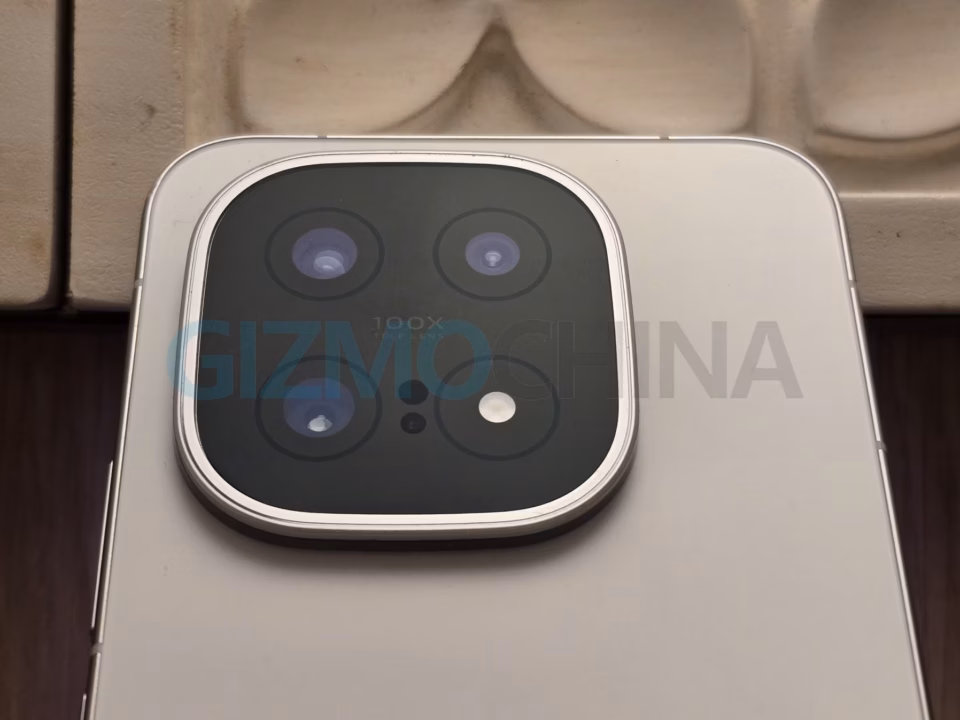 iQOO 16 smartphone with 50MP camera and Snapdragon 8 Elite chip
