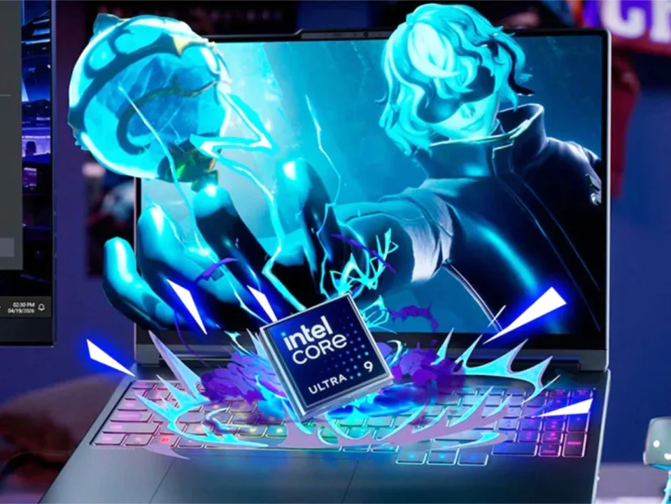 Lenovo Legion 5i 15IAX11 gaming laptop with RTX 5070 and 165Hz OLED display