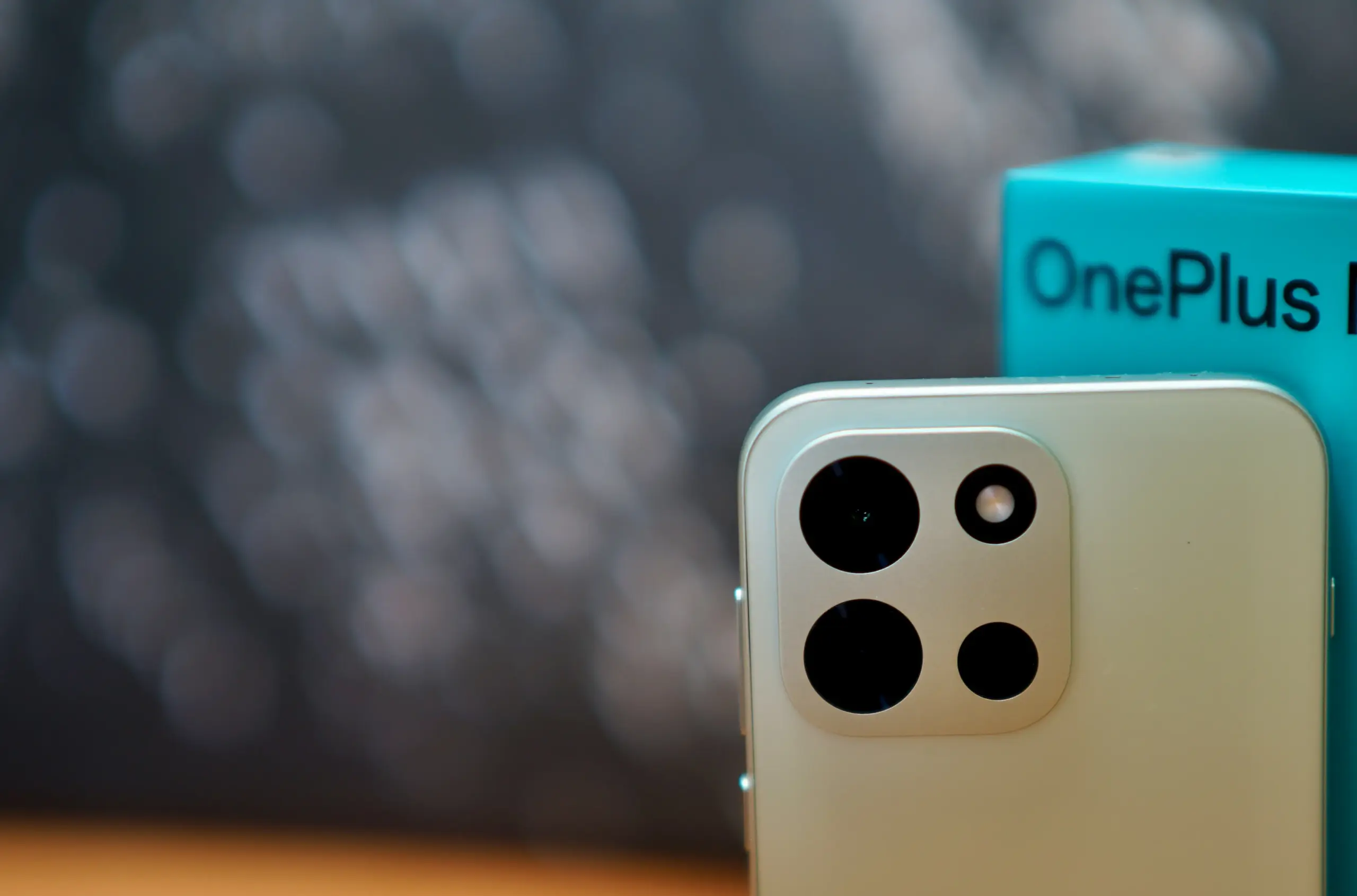 OnePlus Nord 6 Camera: Good Quality but Limited Zoom Flexibility OnePlus Nord 6 camera system with main and ultra-wide lenses highlighting photo quality and zoom limitations