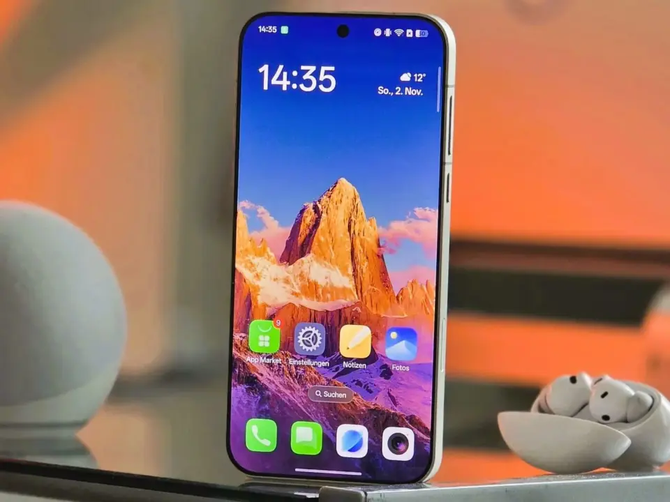 OPPO Find X10 with innovative 100MP square selfie camera sensor