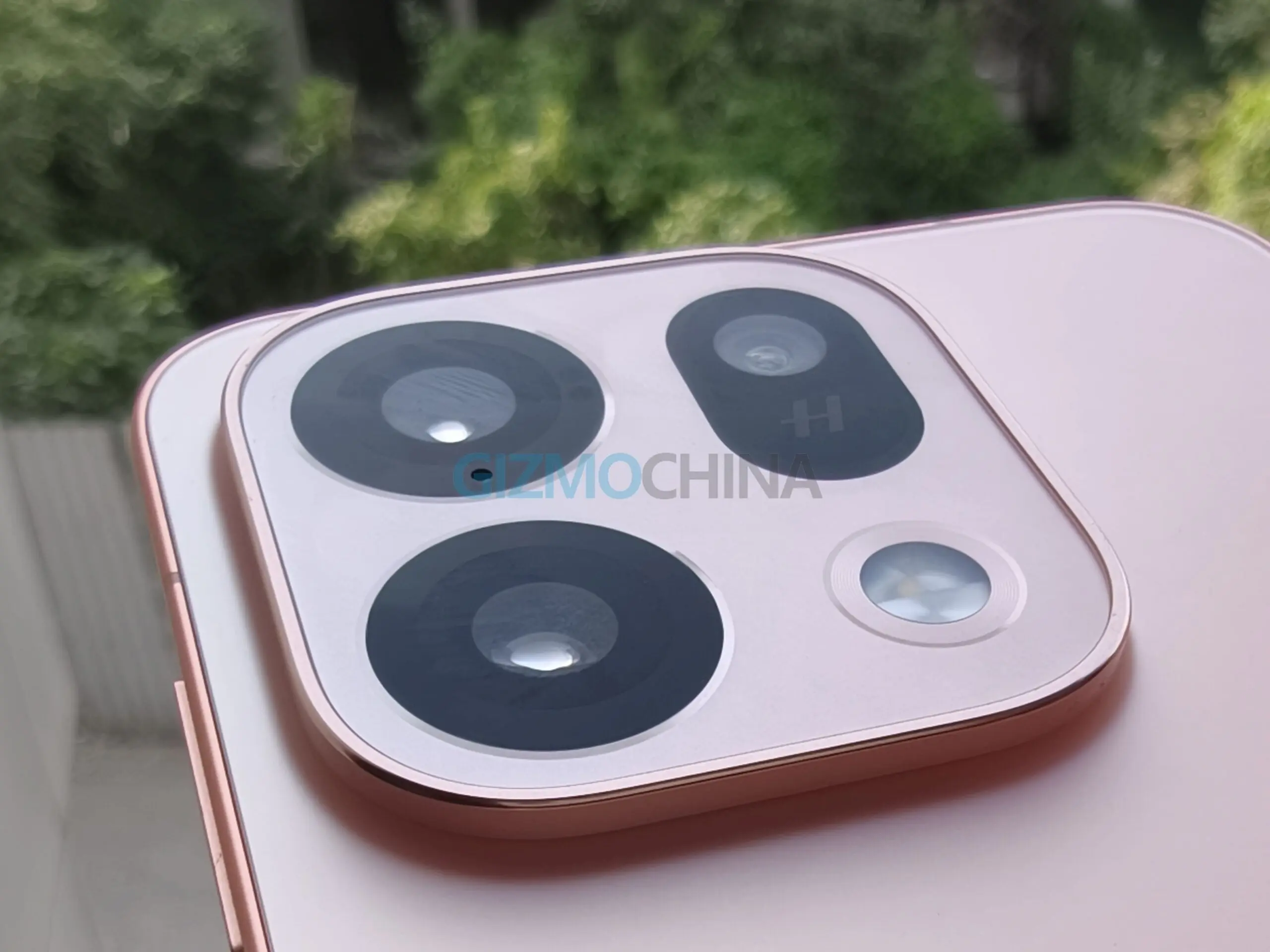 Oppo Find X10 Review: High Specs, Big Battery, Real Questions