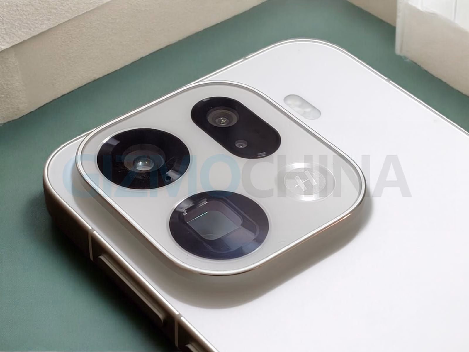 Oppo Find X10 Series May Launch with Four Different Display Sizes