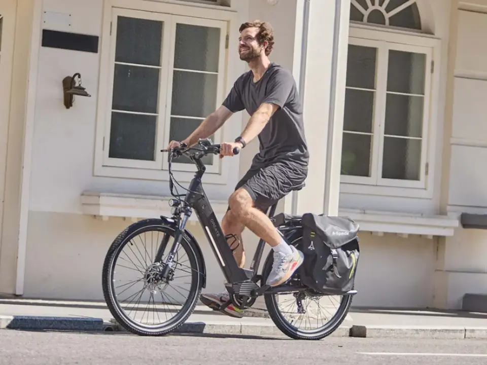 Qreate City Pro affordable e-bike with torque sensor and removable battery