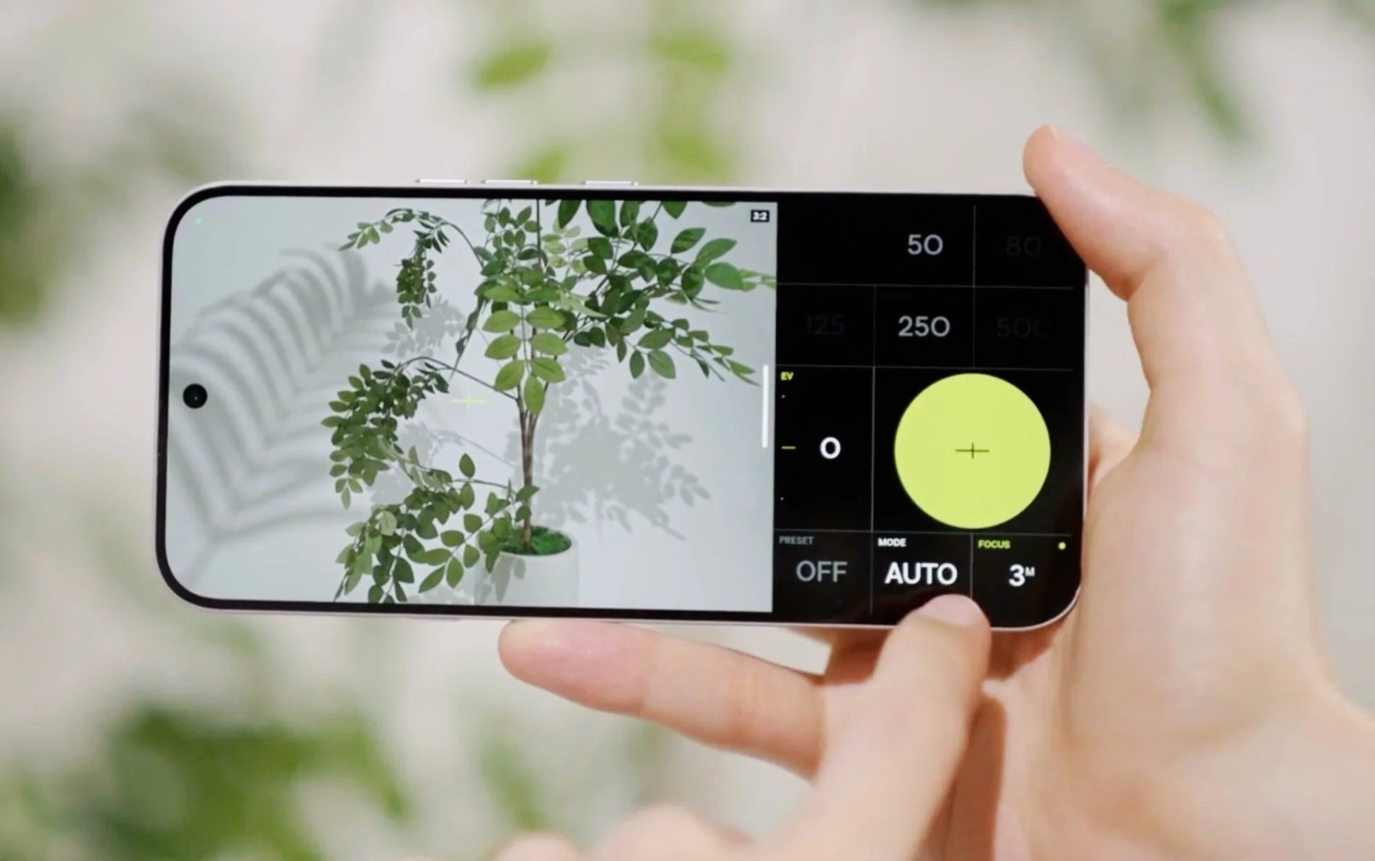 This Free Android Camera App Focuses on Real Photography with 16-Bit RAW VWFNDR + MBL Android camera app offering 16-bit RAW and manual controls