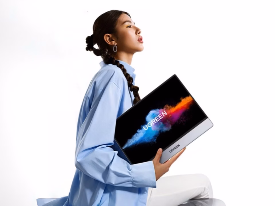 Ugreen AP16 portable monitor with 16-inch IPS display and 165Hz refresh rate