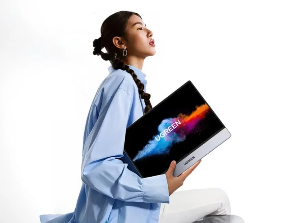 Ugreen AP16 portable monitor with 16-inch IPS display and 165Hz refresh rate