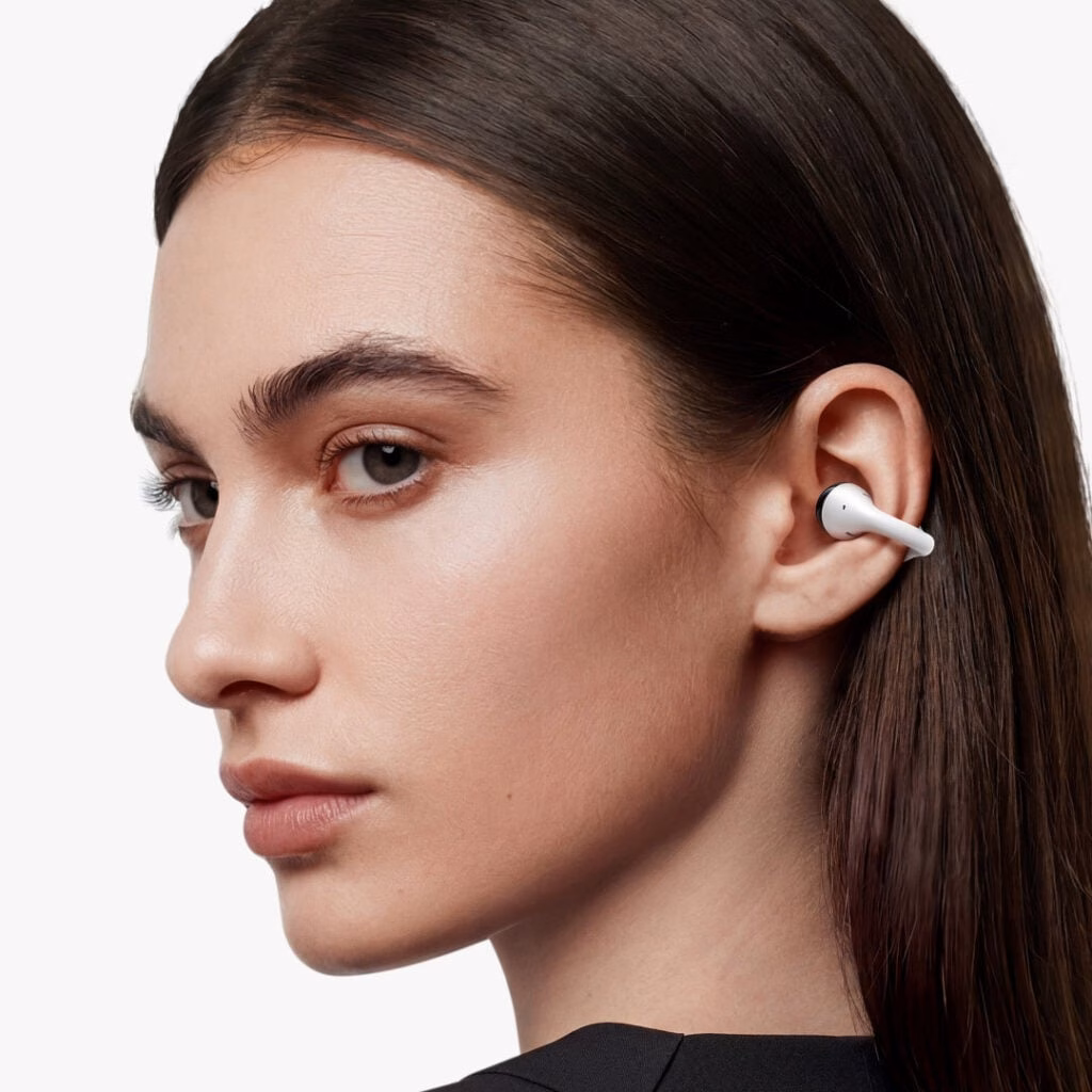 Xiaomi earbuds with metallic texture and Satin Gold color option