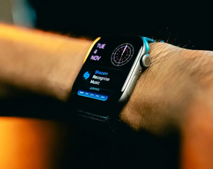Apple Watch Series 10 and 11 showcasing watchOS 27 compatibility