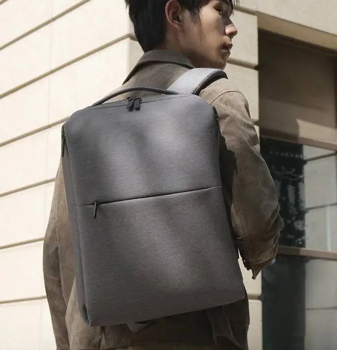 Back and straps of Xiaomi Mijia Minimalist Business Backpack (Photo: Xiaomi)