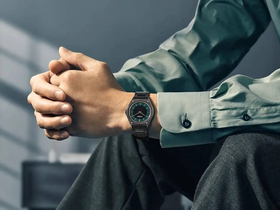 Citizen Eco-Drive One AR5065-54W Rethinks Dress Watches With Ultra-Thin Green Dial Citizen Eco-Drive One AR5065-54W watch with emerald green dial and rose gold accents