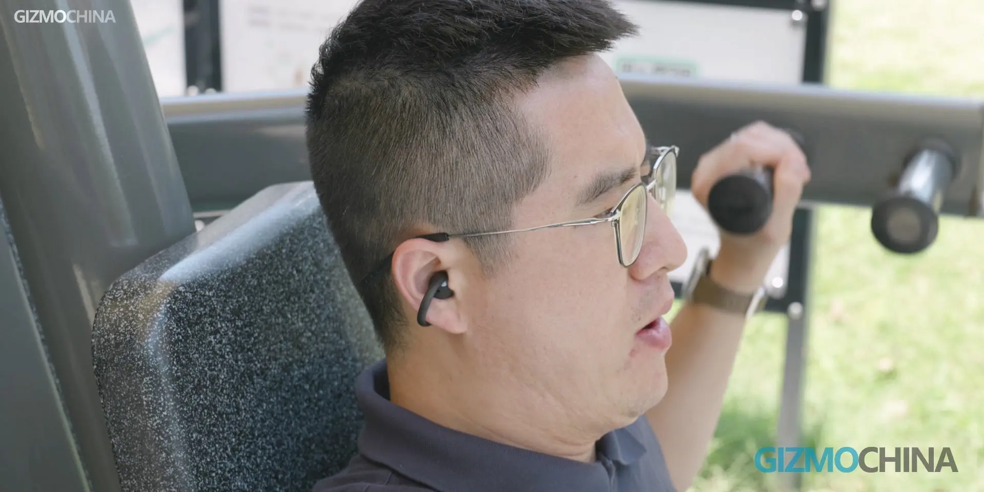 Memory titanium alloy C-Ring on Baseus Bowie MC2 earbuds (Photo: Baseus)