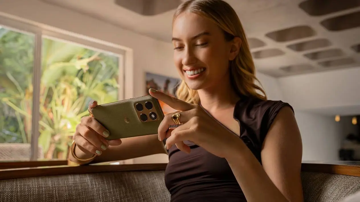 Motorola Edge 2026 display showing vibrant colors and smooth refresh rate (Photo: Motorola)