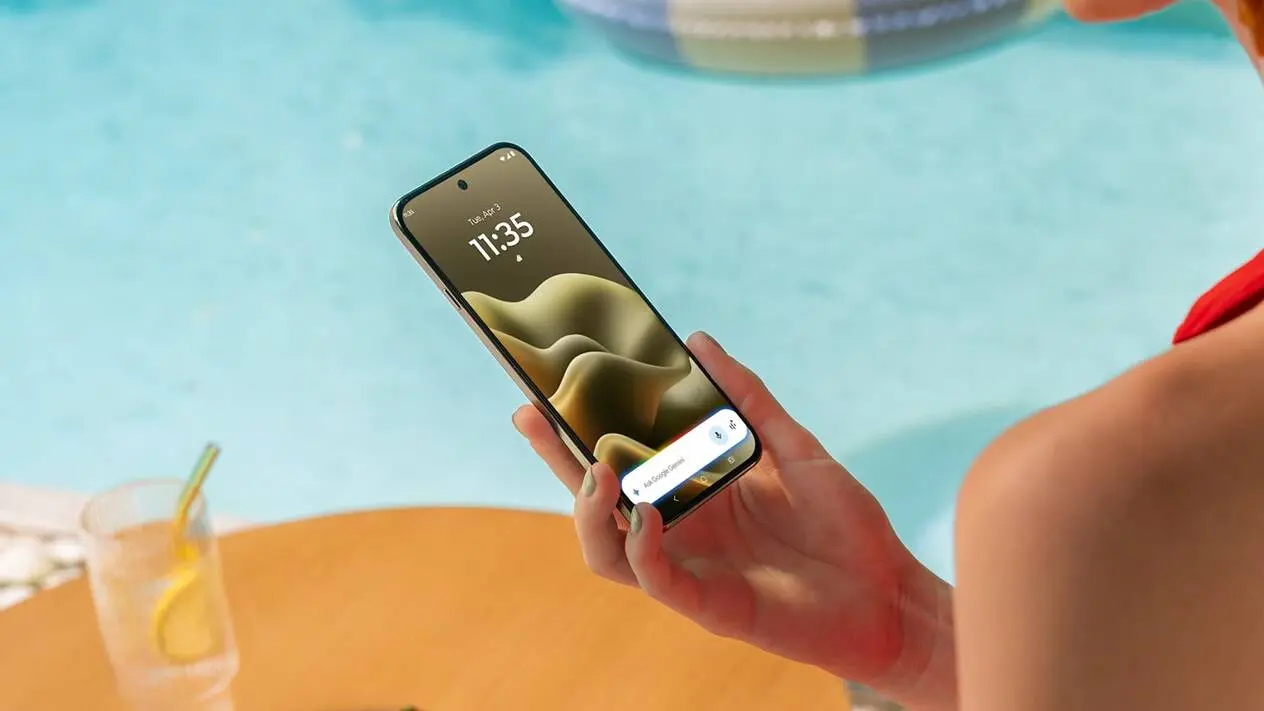 Motorola Edge 2026 front and back view showing compact design and camera module (Photo: Motorola)